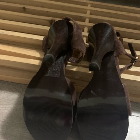 Brown heeled sandal - Picture 4 of 4